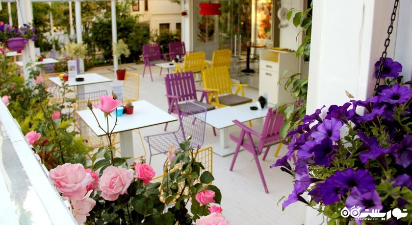 فضای باز کافه بیسترو